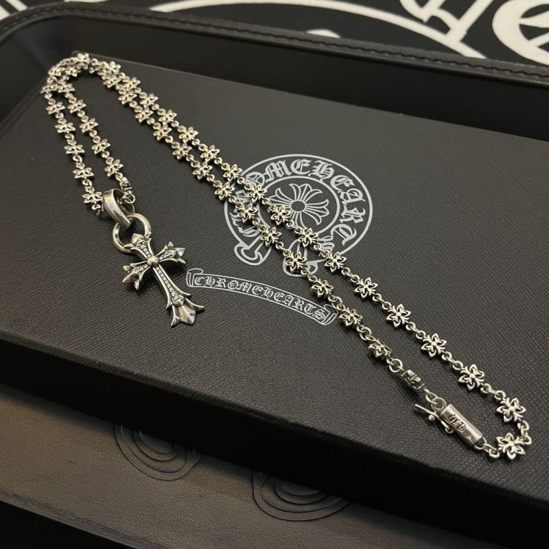 Ch*0me He**ts necklaces